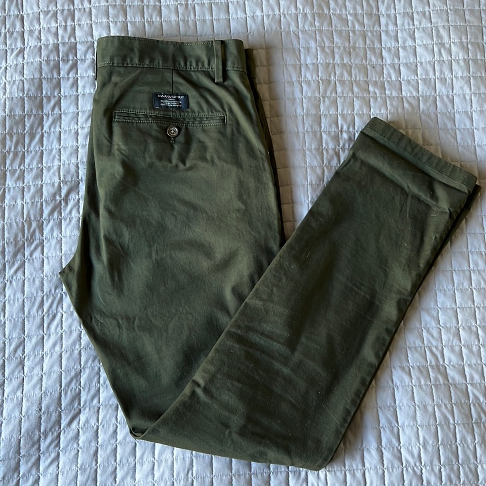 Men’s Banana Republic Mistletoe Stretch Chino. Size 32x32.